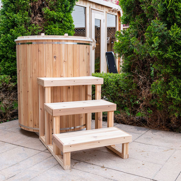 Dundalk LeisureCraft The Arctic Cold Plunge Tub - Knotty Red Cedar