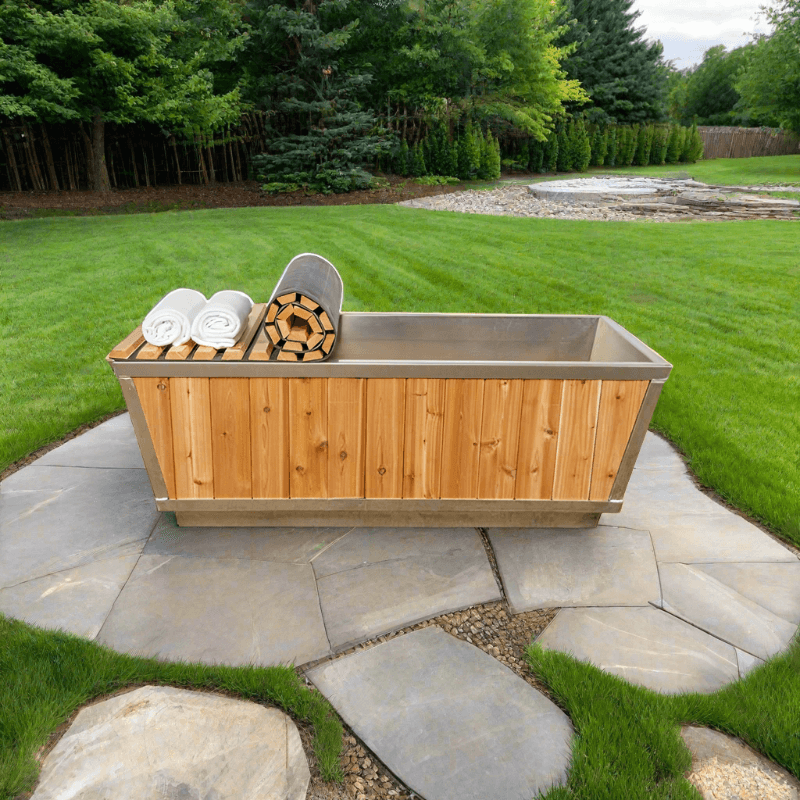 Dundalk LeisureCraft The Glacier Cold Plunge Tub - Knotty Red Cedar